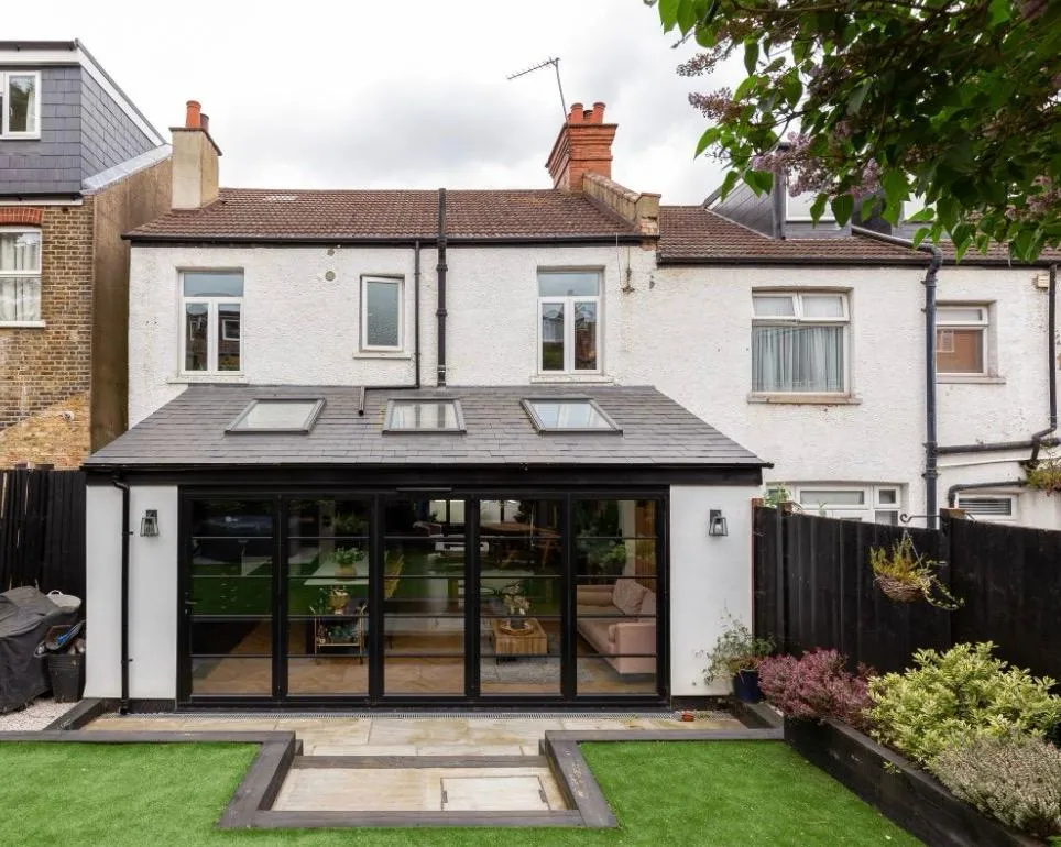 Red Flags to Watch For When Hiring a Builder in Bath — guide by Aspect Builds, Bath