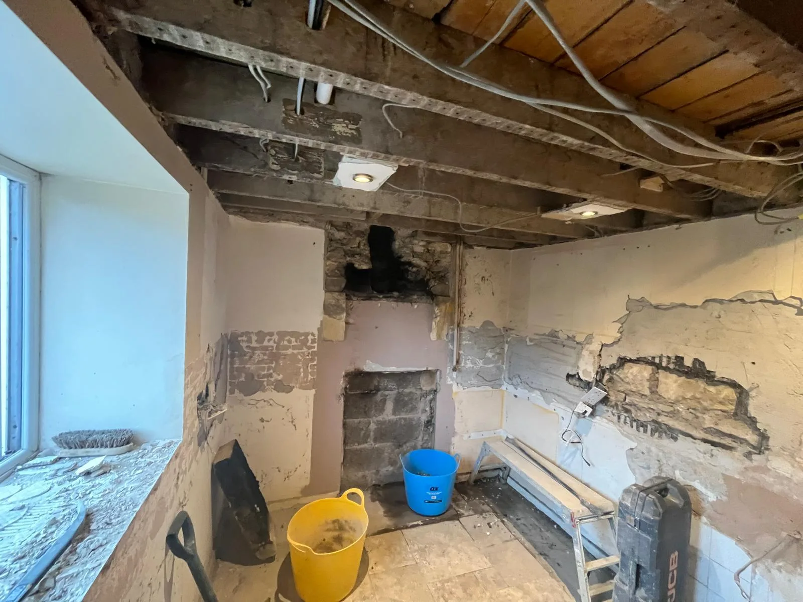 Custom Kitchen & Underfloor Heating Refit in Bath by Aspect Builds — photo 9 of 10